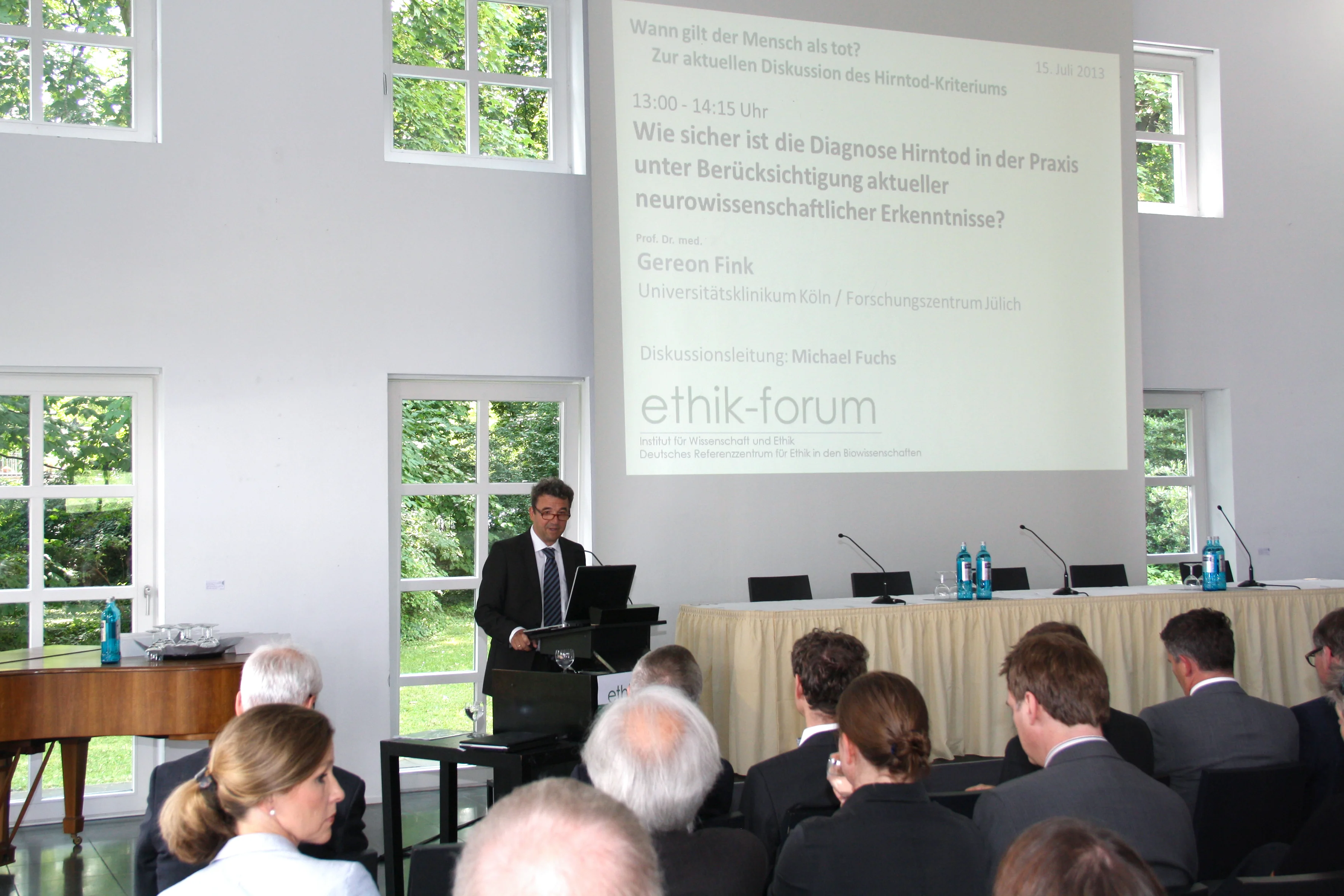 6. Ethik-Forum: Wann gilt der Mensch als tot? - 2013