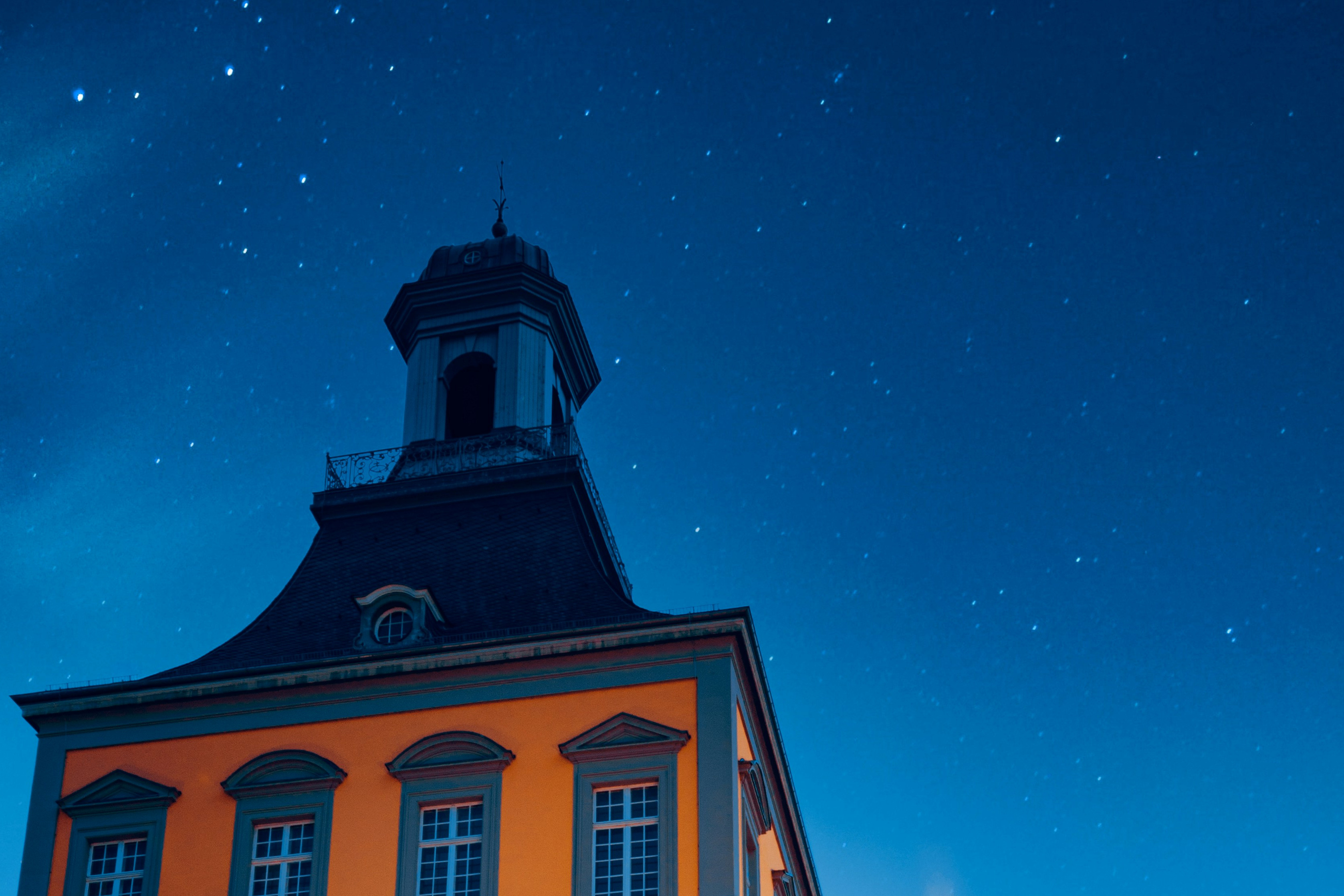 Universität Bonn bei Nacht